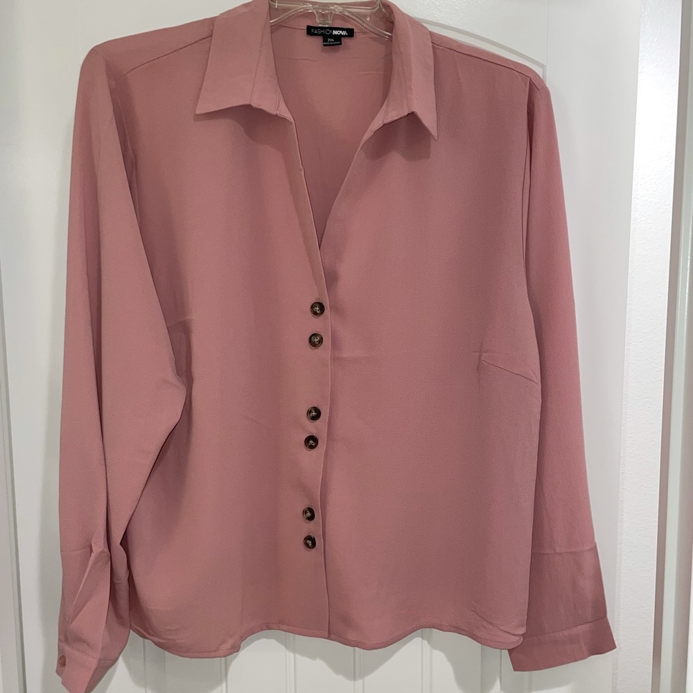 🎀 Gorgeous mauve pink collar blouse from Fashion Nova Size 2XL
